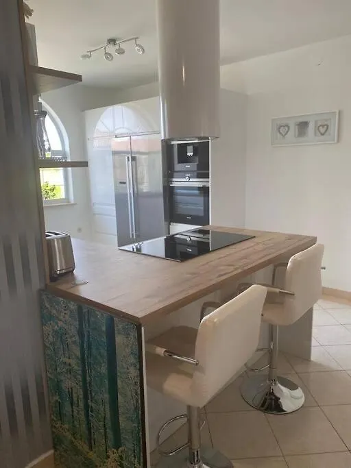 Lovely 3 Bedroom Apartment In Quiet Area W/ Pool Pula Hırvatistan